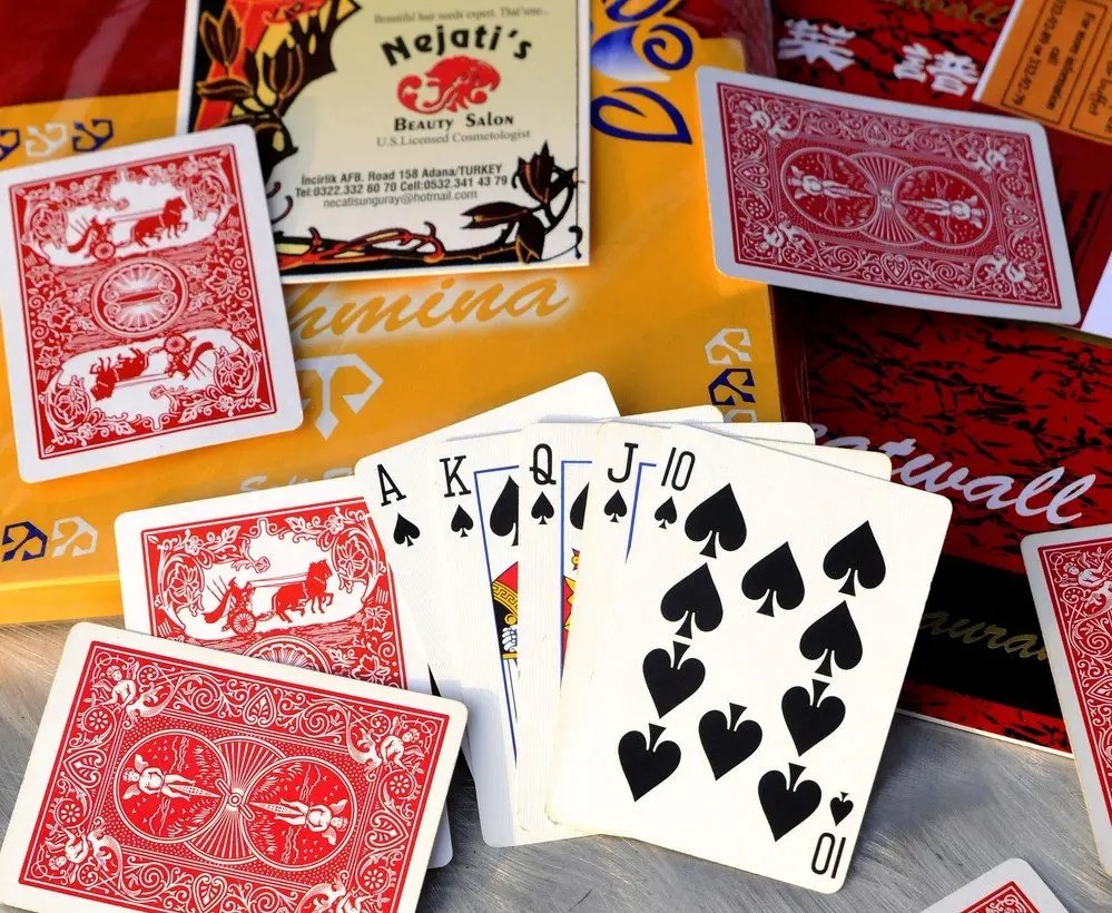 Đặt cửa Baner hay Player khi chơi Baccarat? 1